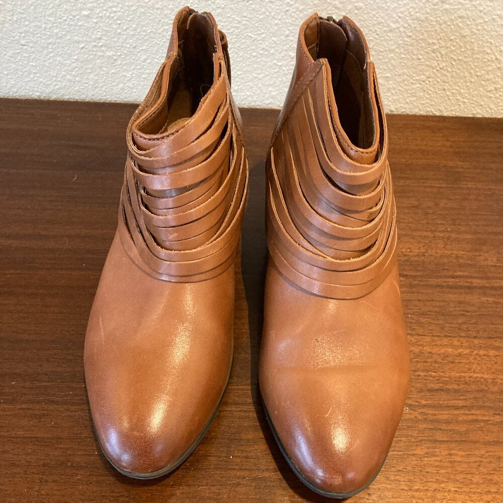 CLARKS Womens Brown Ankle Boots Round Toe 1.5" Heel Back Zipper Soft Cushion 7M